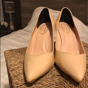 Ted Baker (made in London) beige heels